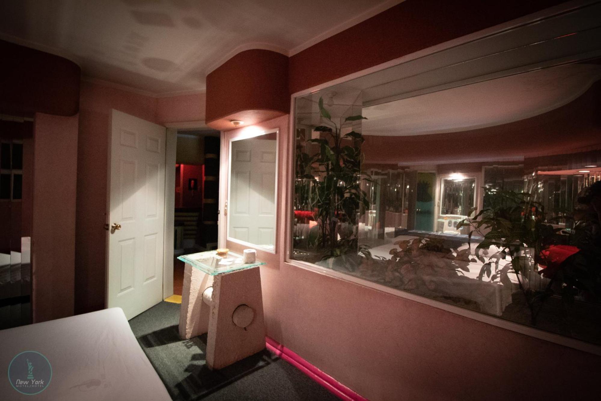 New York Hotel/motel 2*